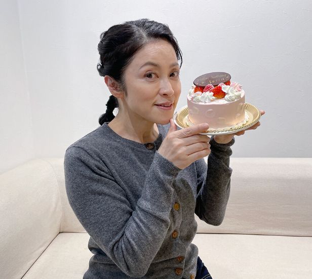 濱田マリの夫の正体と馴れ初めは？元夫や娘の情報も網羅！